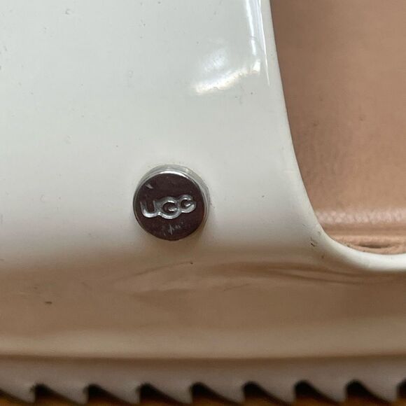 UGG White Patent Leather Open Toe Slip On Slide Sandals Mules Size 8.5 Comfy - Picture 6 of 7